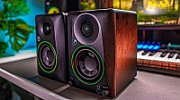 Mackie CR3.5 - Studio Monitors  Active